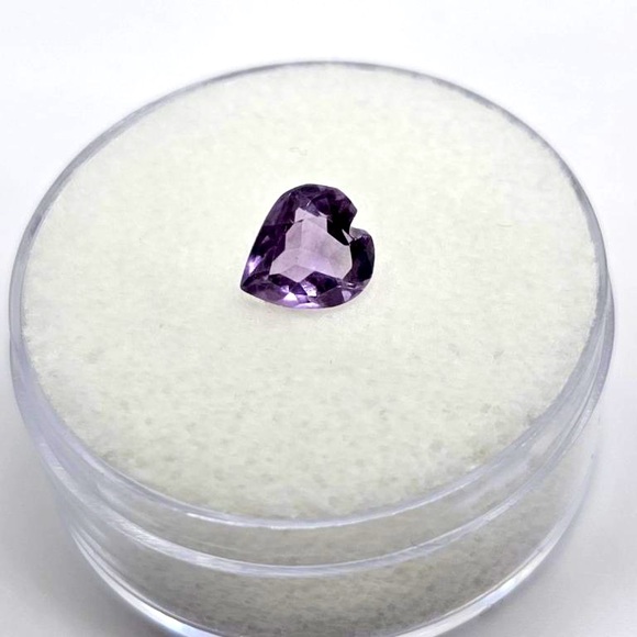Natural Amethyst Heart Gemstone 1.4ct - Picture 2 of 3